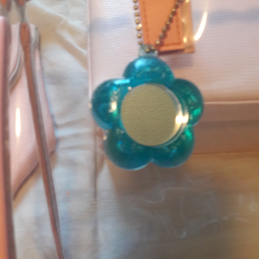 Handbag - Picture 3 of 4